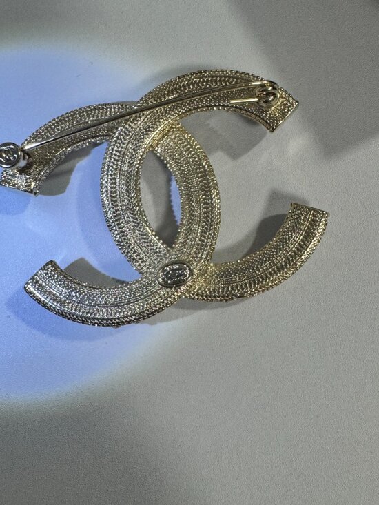 ??Chanel brooch?? main image 5